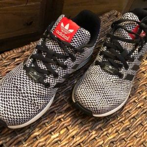 Adidas torsion athletic shoes